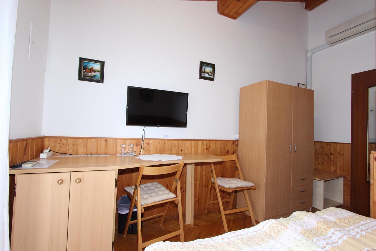 Guest House Aurora Rovinj Exterior photo